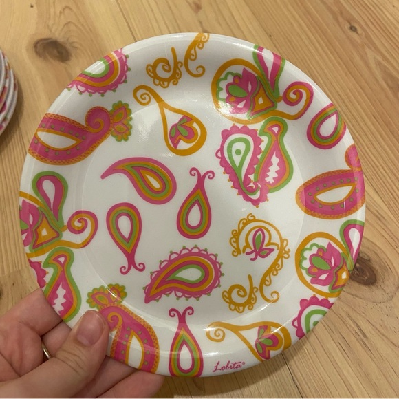 Lolita Plastic Plates - Picture 3 of 4